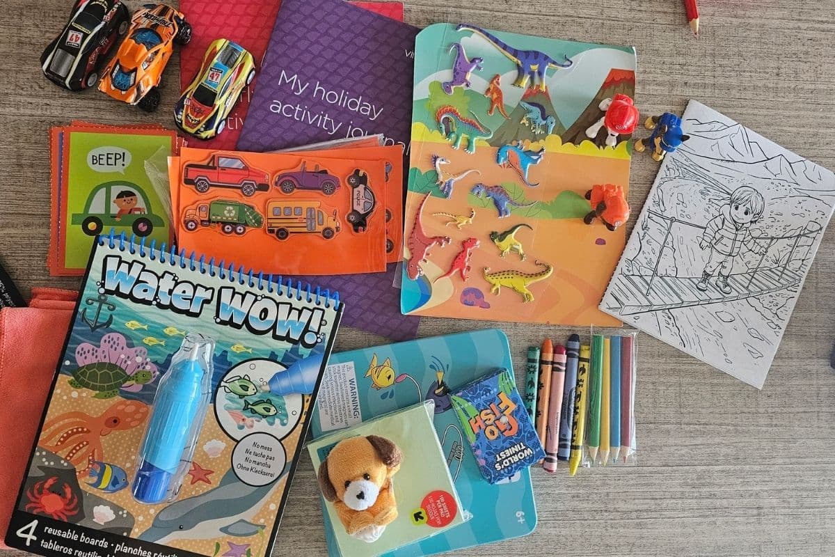 How to Keep Toddlers Entertained While Travelling