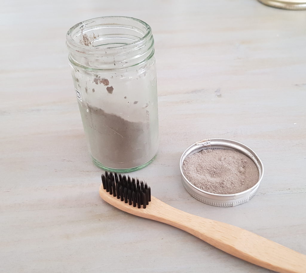 Homemade tooth powder for travel